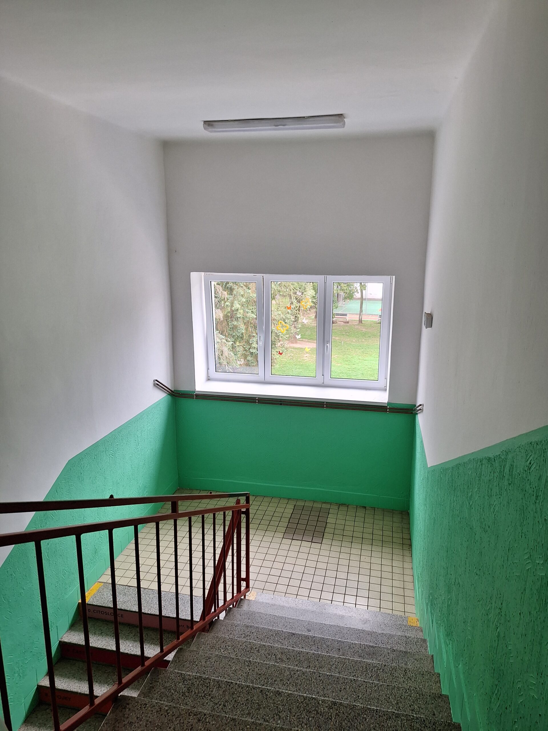 výmalba schodiště škola Lyteň